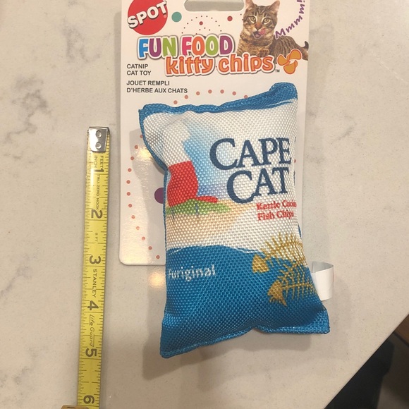 Cape Cat Kitty Chips Catnip Toy - Blue and White - Picture 5 of 5